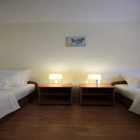 Barbara - Two Bedroom With Terrace ויר